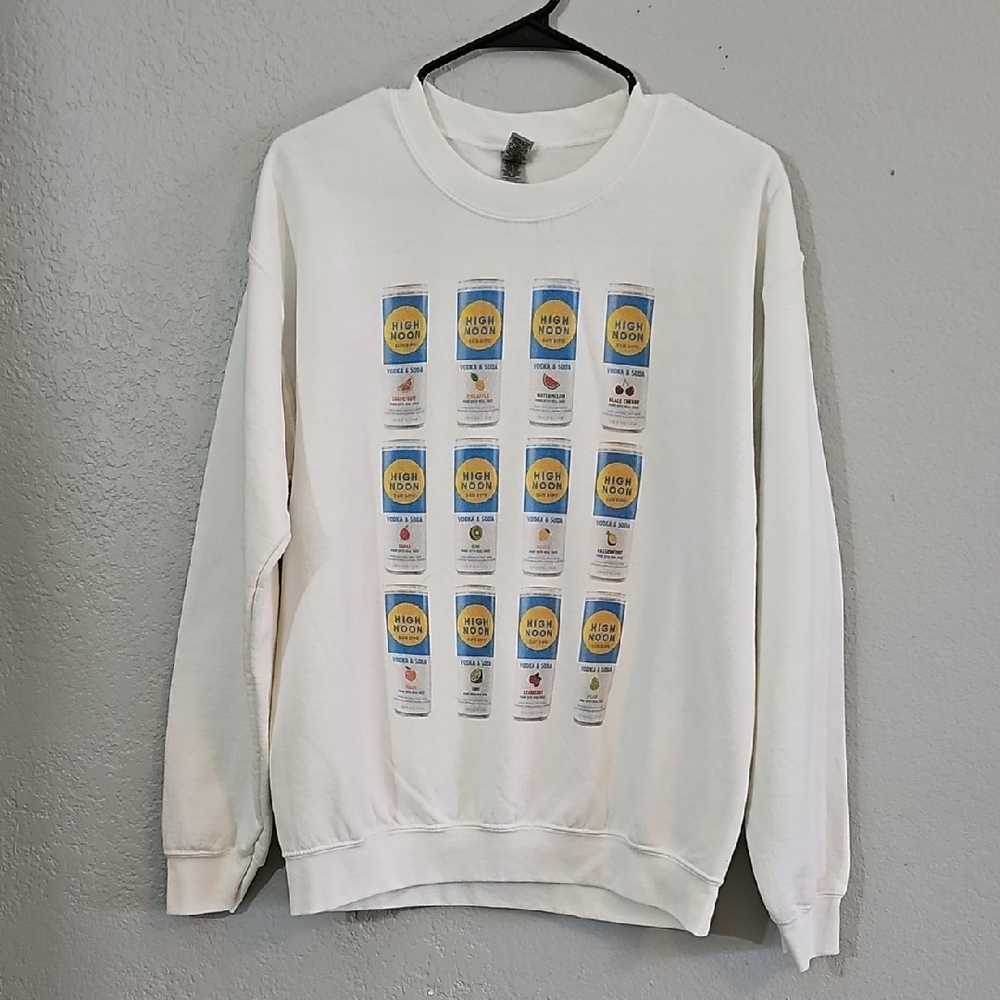 Gildan White High Noon Graphic Sweatshirt, Womens Medium - Picture 2 of 6